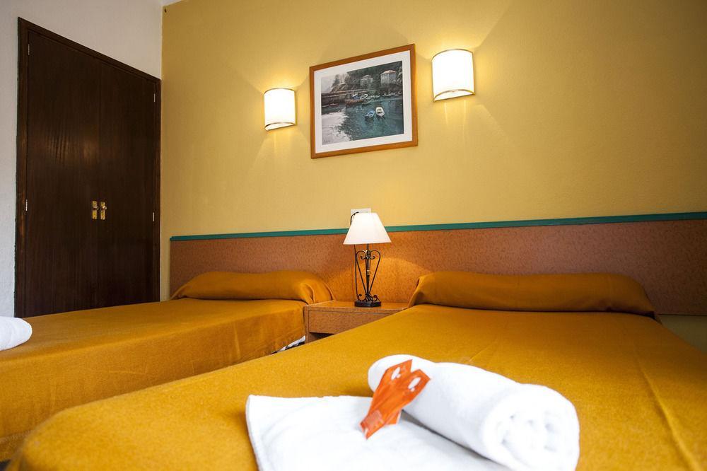 Hostel Elegance Playa Arenal III El Arenal  Exteriér fotografie